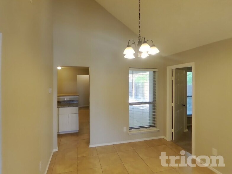 Building Photo - 6621 Brookhaven Trail