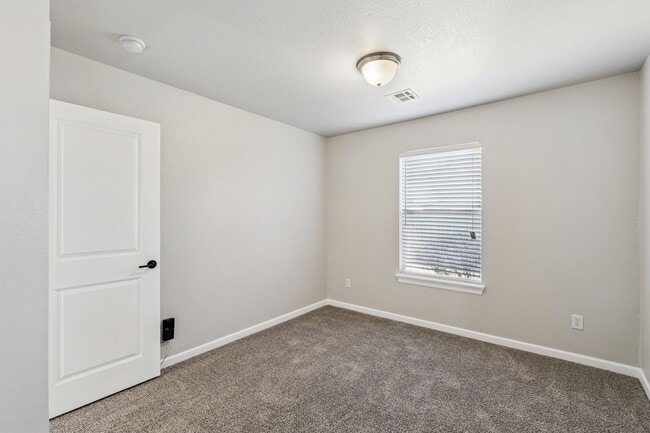 Building Photo - 824 Hunter Pl