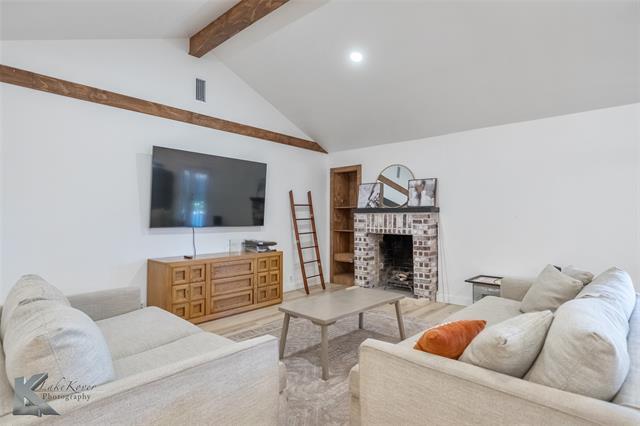 Building Photo - 3133 Primrose Dr