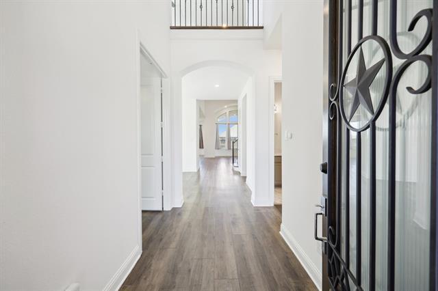 Building Photo - 4101 Hawthorn Dr