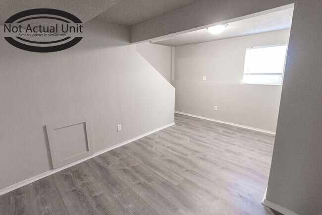Building Photo - 203 Wheaton Ct