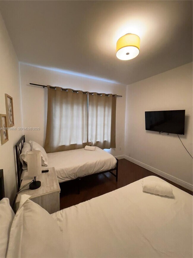 Building Photo - 3470 NW 17th Terrace