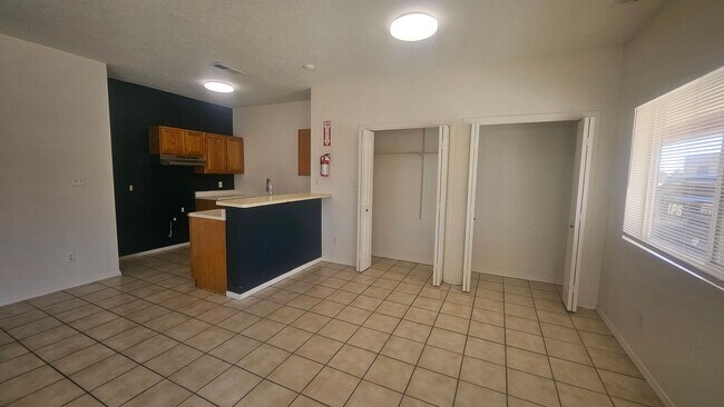 Building Photo - 5401 Alice Ave NE