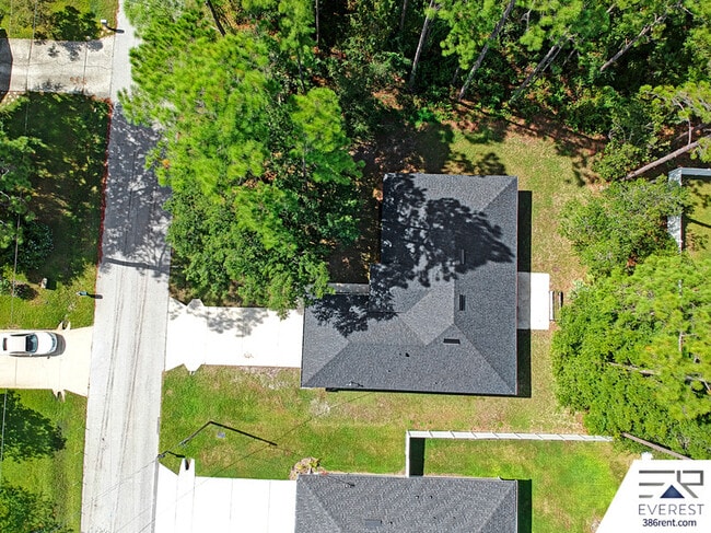 Building Photo - 83 Brushwood Ln