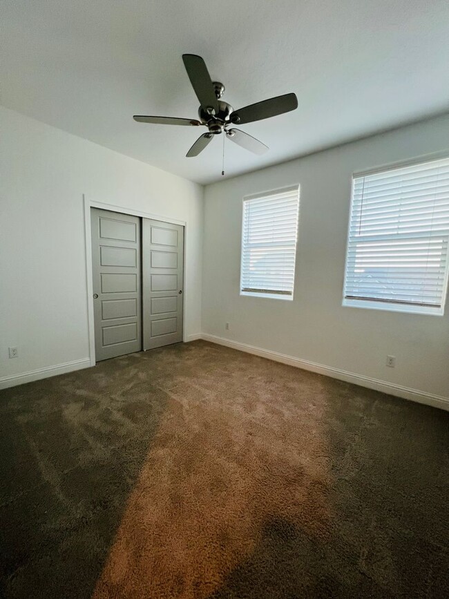 Building Photo - Beautiful Lennar 4-Bedroom Home with Resor...