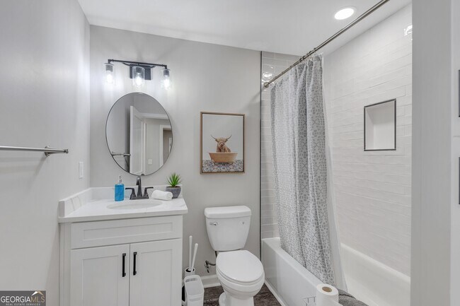 Building Photo - 155 Parkview Dr SE