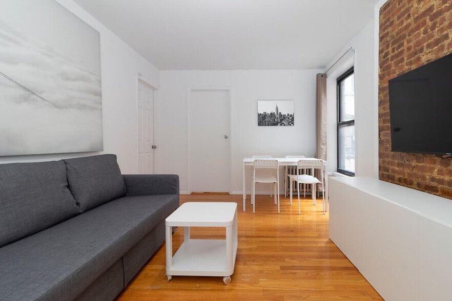 Building Photo - 317 E 93rd St