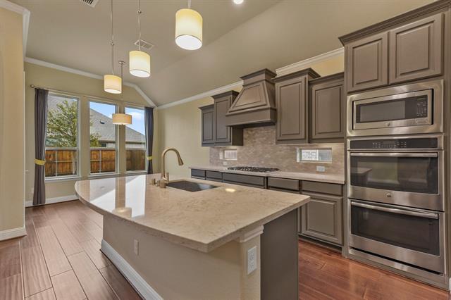 Building Photo - 351 Long Meadow Way
