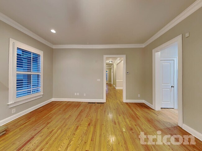 Building Photo - 1442 Hedgewood Ln NW