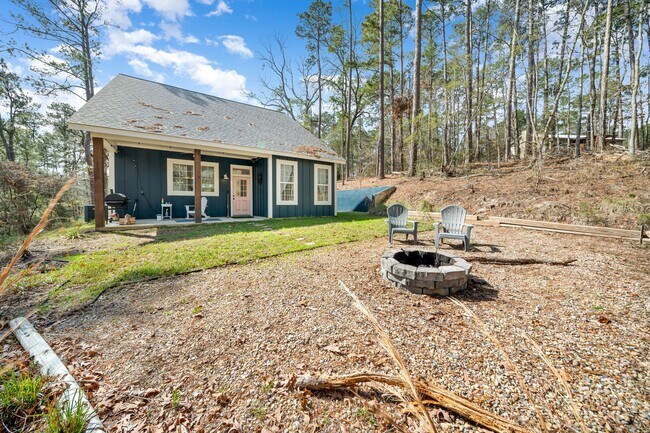 Building Photo - 201 Sunny Hill Dr
