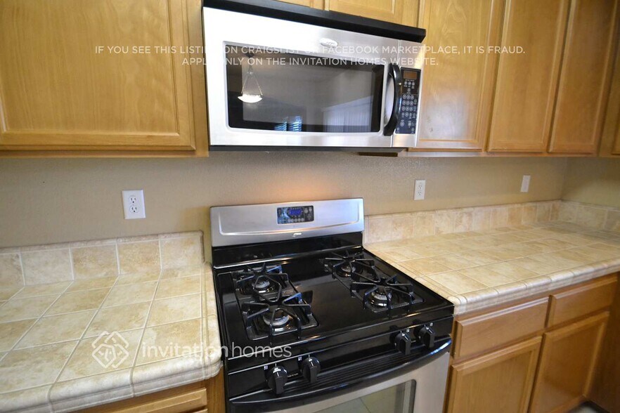Building Photo - 1346 La Guardia Cir