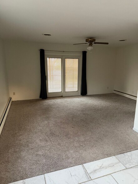 Building Photo - 19 Eton Ct