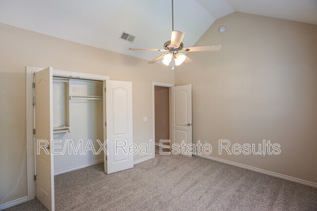 Building Photo - 1511 Benjamin Grn