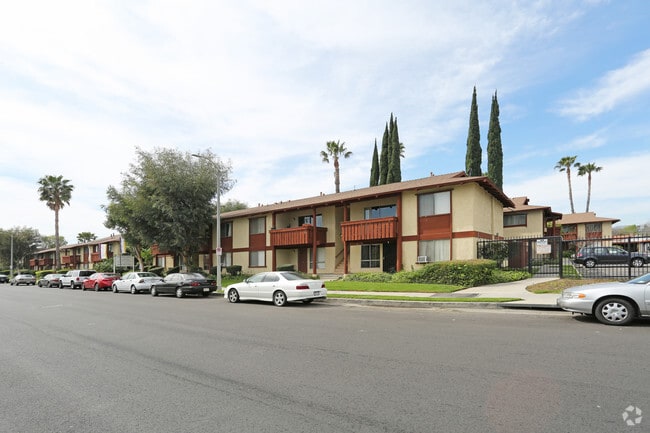 Primary Photo - Tara Woods Garden Apartments