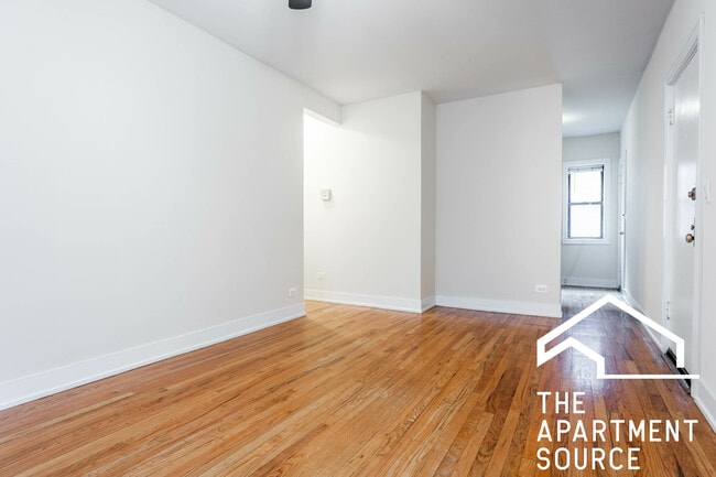 Building Photo - 625 W Melrose St