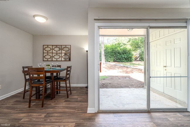Building Photo - 2609 Embarcadero Dr