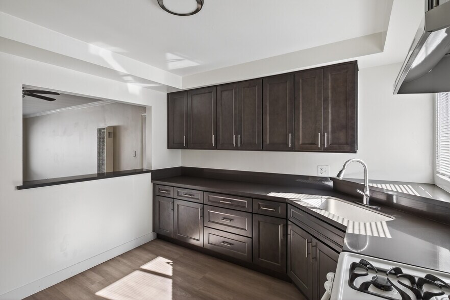 Building Photo - 25218 Loytan St