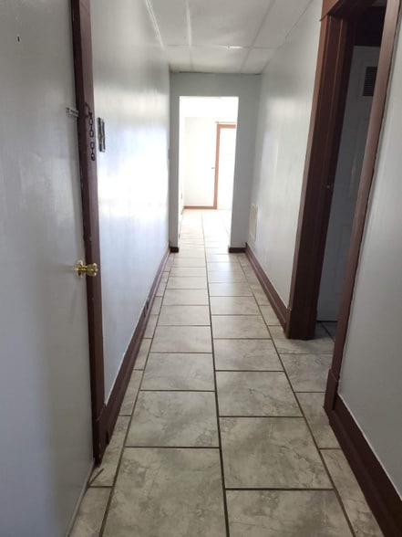 Building Photo - 101 E 2nd Ave