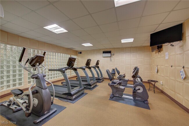 Building Photo - 12550 Lake Ave