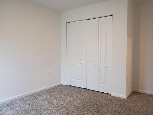 Building Photo - 2816 Buck Creek Pl