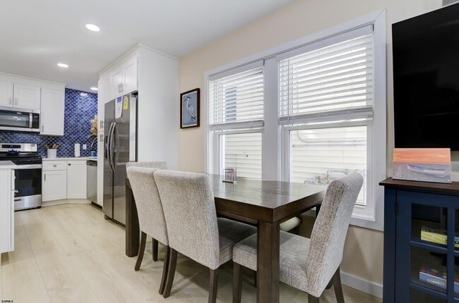 Building Photo - 125 N Wissahickon Ave