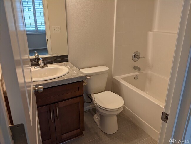 Building Photo - 3507 30th Dr