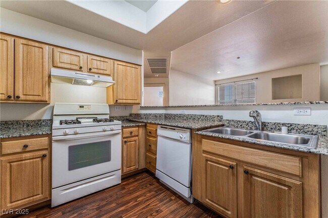 Building Photo - 5855 Valley Dr