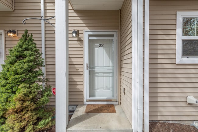 Building Photo - 19153 SE Yamhill St