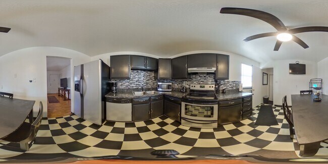 Building Photo - 5553 Crystal Way
