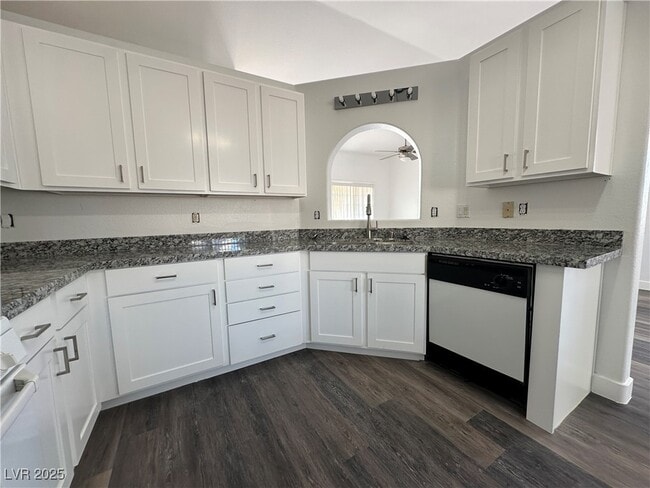 Building Photo - 2854 Cordillera Dr
