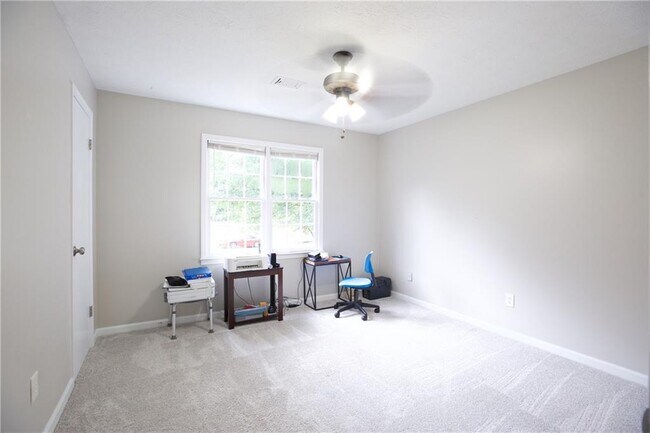 Building Photo - 3328 Mountain Hollow Dr