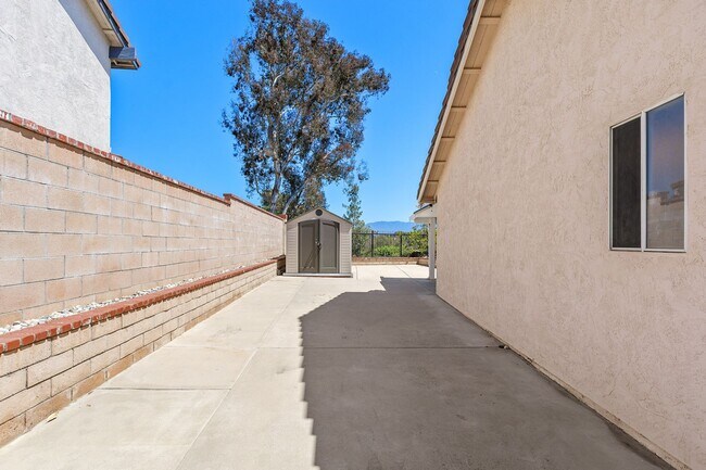 Building Photo - 42994 Agena St