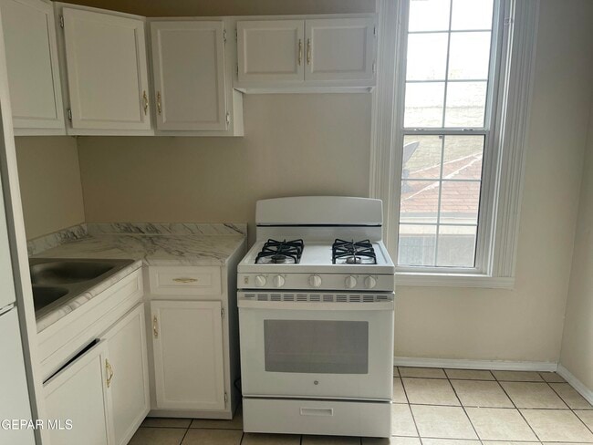 Building Photo - 1026 Myrtle Ave