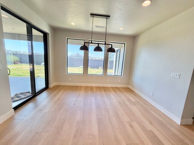 Building Photo - 3134 Blue Heron Dr