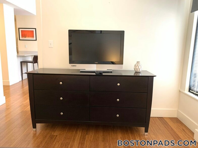 Building Photo - 8 Winter St