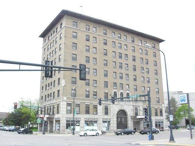 Hotel President - Waterloo, IA | Apartment Finder