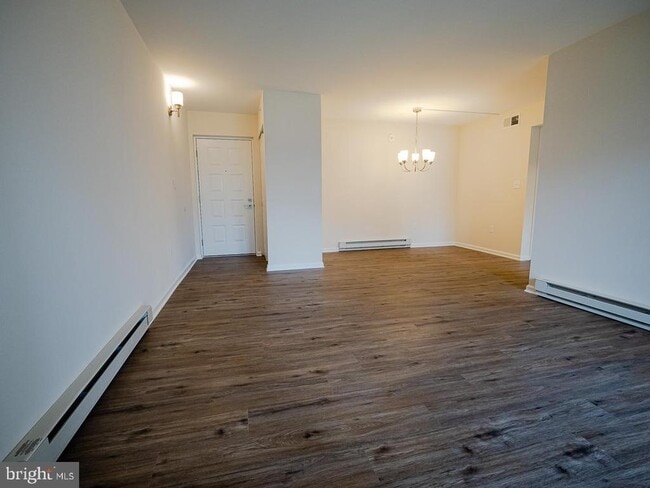 Building Photo - 15210 Elkridge Way