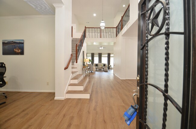 Building Photo - 25619 Tower Side Ln