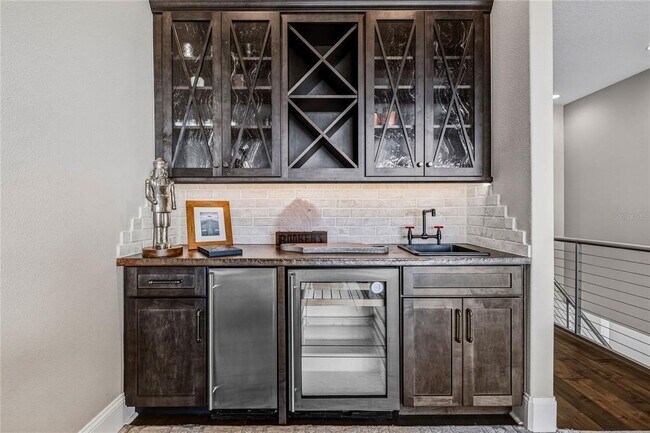 Building Photo - 459 20th Ave