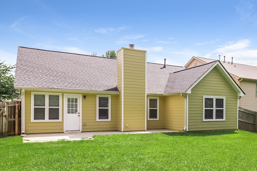 Building Photo - 526 Firethorn Ct