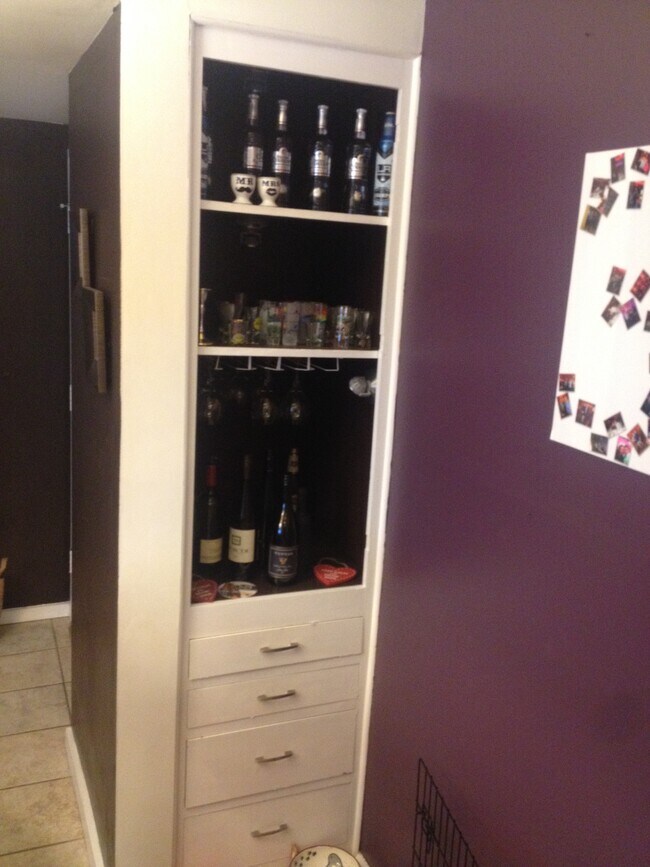 Building Photo - 6 3rd Pl