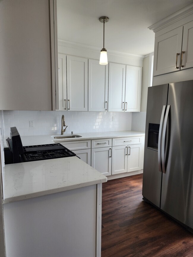 Building Photo - 6410 Myrtle Ave