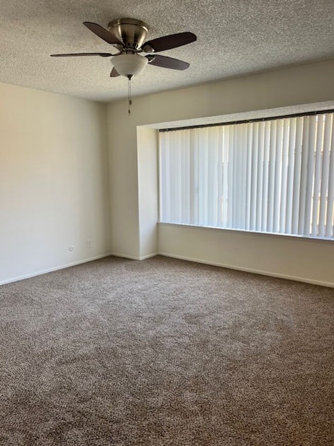 Building Photo - Todd Ranch Condo