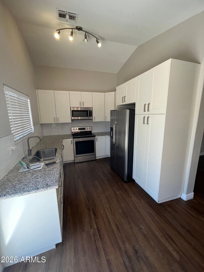 Building Photo - 13589 W Ocotillo Ln