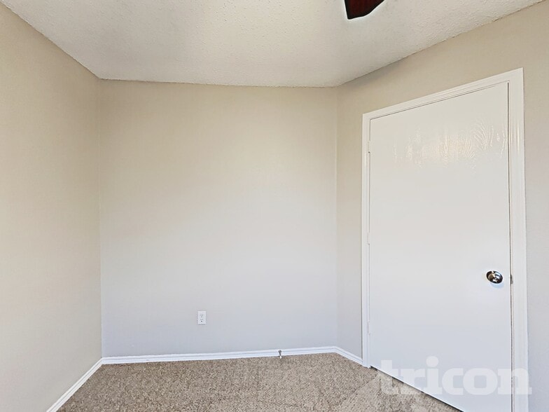Building Photo - 7422 Amber Dr