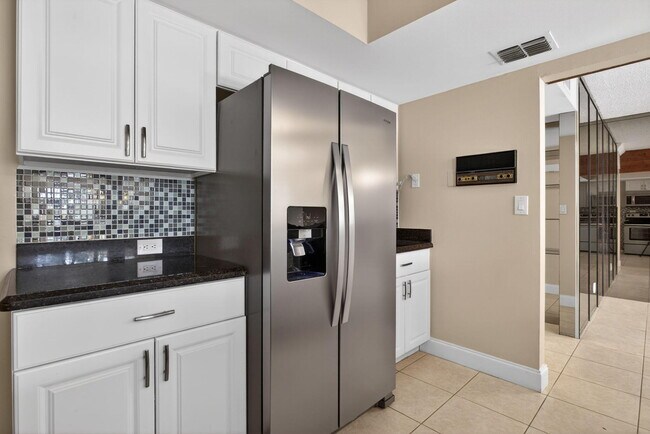 Building Photo - 1780 NE 39th Ct