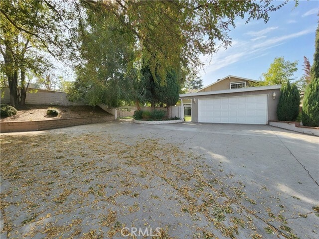 Building Photo - 5165 Pearblossom Dr