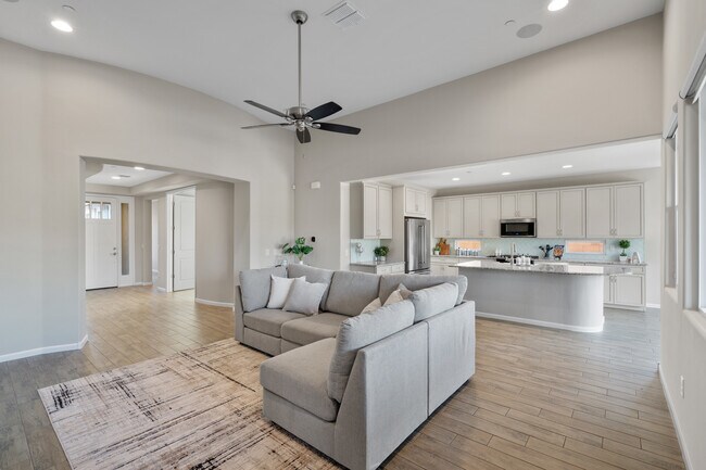 Building Photo - 14224 N Silverleaf Ln