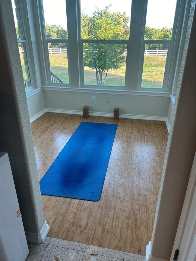 Building Photo - 105 Sabine Dr