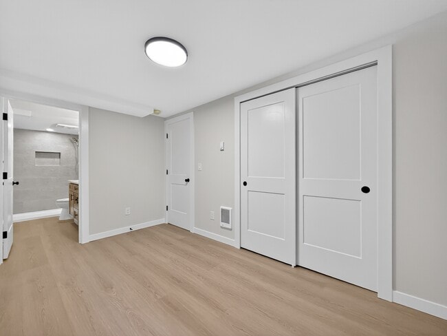 Building Photo - 925 N 75th St